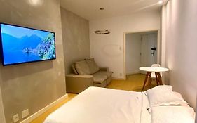 Apartamento Encantador Leme - Prédio na Orla